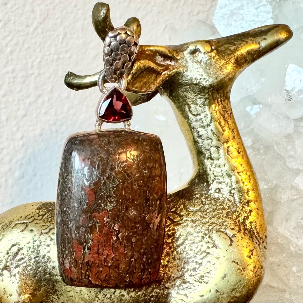 Gembone Pendant